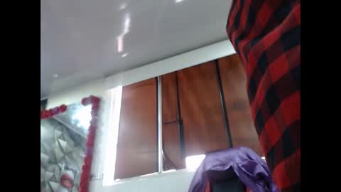 Snapshot of sexy_mature_hot01 chatting on 25, 9, 2025 MARIPOSA online show from 25, 9, 2025