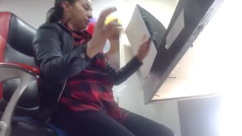 Snapshot of sexy_mature_hot01 chatting on 14, 10, 2025 MARIPOSA online show from 14, 10, 2025