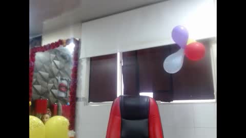 Snapshot of sexy_mature_hot01 chatting on 15, 10, 2025 MARIPOSA online show from 15, 10, 2025