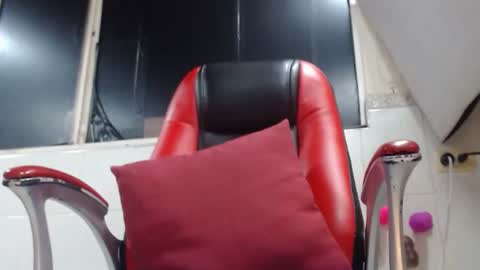 Snapshot of sexy_mature_hot01 chatting on 29, 10, 2025 MARIPOSA online show from 29, 10, 2025