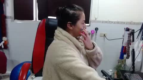 Snapshot of sexy_mature_hot01 chatting on 26, 11, 2025 MARIPOSA online show from 26, 11, 2025