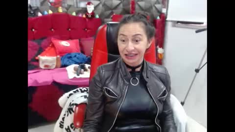 Snapshot of sexy_mature_hot01 chatting on 30, 11, 2025 MARIPOSA online show from 30, 11, 2025