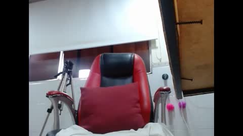 Snapshot of sexy_mature_hot01 chatting on 3, 12, 2025 MARIPOSA online show from 3, 12, 2025