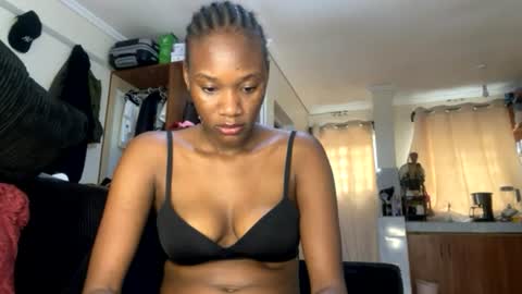 Nyla online show from 6, 8, 2026