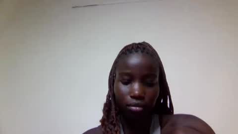 Snapshot of sexy_petittie chatting on 10, 9, 2025 sexy_petittie online show from 10, 9, 2025