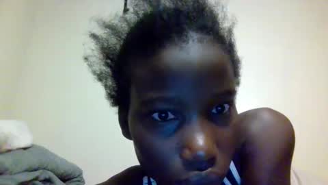 Snapshot of sexy_petittie chatting on 7, 10, 2025 sexy_petittie online show from 7, 10, 2025