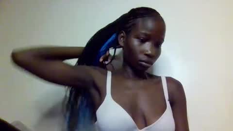 Snapshot of sexy_petittie chatting on 15, 10, 2025 sexy_petittie online show from 15, 10, 2025