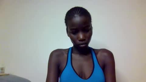 Snapshot of sexy_petittie chatting on 3, 11, 2025 sexy_petittie online show from 3, 11, 2025