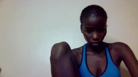 Snapshot of sexy_petittie chatting on 4, 11, 2025 sexy_petittie online show from 4, 11, 2025