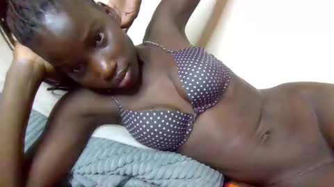 Snapshot of sexy_petittie chatting on 16, 11, 2025 sexy_petittie online show from 16, 11, 2025