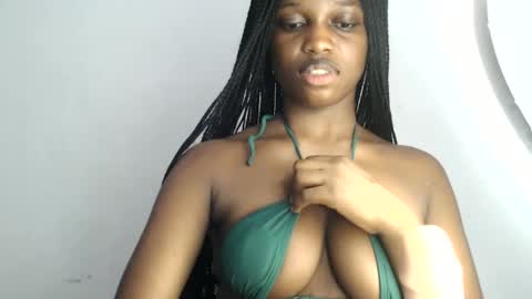 Snapshot of sexy_sinaha chatting on 11, 1, 2025 naomi online show from 11, 1, 2025