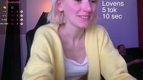 Snapshot of sexy_sweets chatting on 13, 9, 2025 Sexy-Sweets online show from 13, 9, 2025