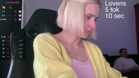 Snapshot of sexy_sweets chatting on 18, 9, 2025 Sexy-Sweets online show from 18, 9, 2025