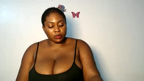Snapshot of sexy_wetpussyy chatting on 14, 11, 2025 Luna online show from 14, 11, 2025
