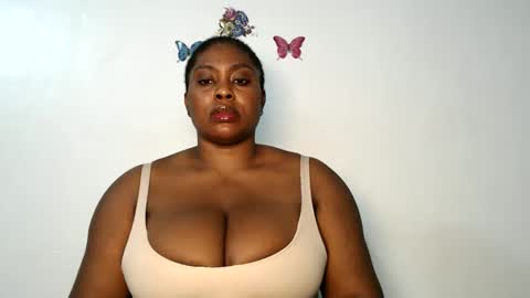 Snapshot of sexy_wetpussyy chatting on 29, 11, 2025 Luna online show from 29, 11, 2025