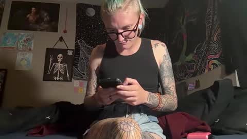 Snapshot of sexyaltftm chatting on 12, 5, 2026 Ollie online show from 12, 5, 2026