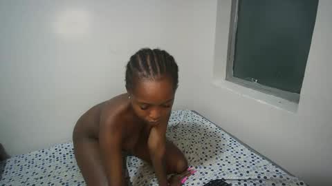 sexyasspetitte_ online show from 14, 12, 2024