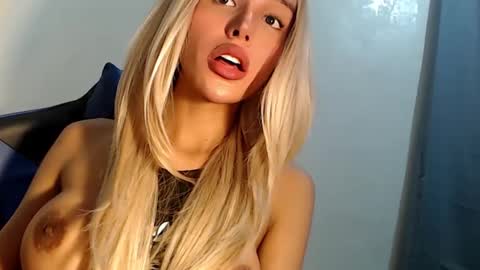 Snapshot of sexybite1 chatting on 5, 3, 2025 Seraphina Blaze online show from 5, 3, 2025