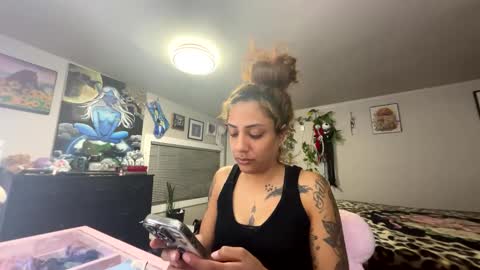 Snapshot of sexyblaxicanbabe chatting on 10, 6, 2026 Hollywood online show from 10, 6, 2026