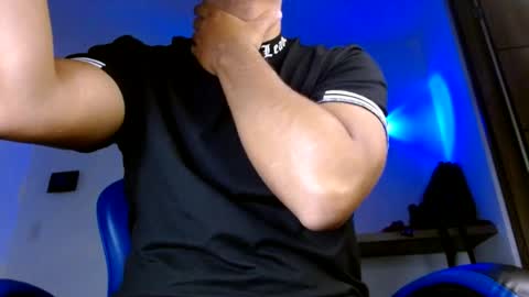 Snapshot of sexyboy_bigclit chatting on 18, 7, 2026 Iker online show from 18, 7, 2026