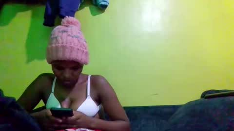Snapshot of sexybrown14 chatting on 6, 11, 2025 Essy online show from 6, 11, 2025