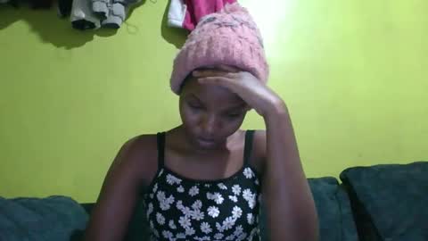 Snapshot of sexybrown14 chatting on 19, 11, 2025 Essy online show from 19, 11, 2025