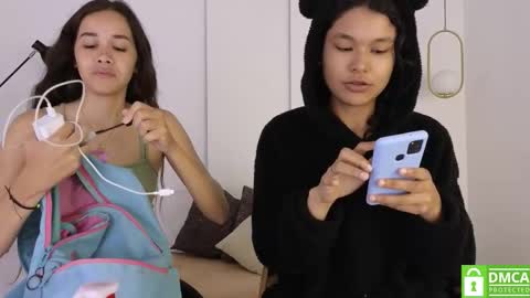 chanell and yina online show from 30, 10, 2025