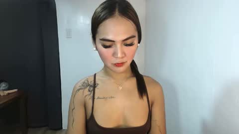 Snapshot of sexycheskax18 chatting on 1, 5, 2026 pretty Cheska online show from 1, 5, 2026