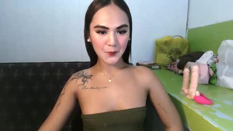 Snapshot of sexycheskax18 chatting on 27, 5, 2026 pretty Cheska online show from 27, 5, 2026