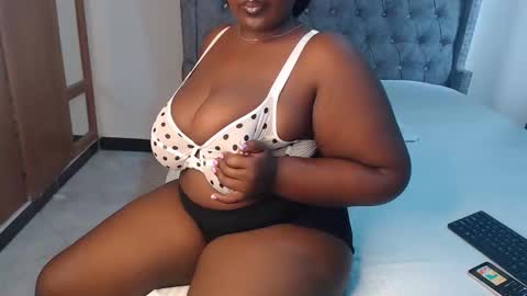 Snapshot of sexychocco_ chatting on 30, 12, 2024 sexychocco online show from 30, 12, 2024