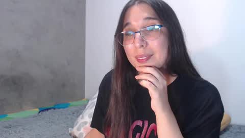 Coralinne online show from 5, 2, 2025