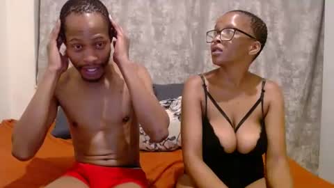 Snapshot of sexycouplexx01 chatting on 1, 2, 2026 sexycouplexx01 online show from 1, 2, 2026