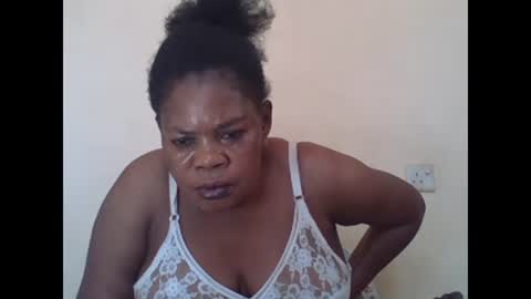 Snapshot of sexydove2 chatting on 26, 1, 2025 EMILY online show from 26, 1, 2025
