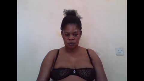 Snapshot of sexydove2 chatting on 28, 1, 2025 EMILY online show from 28, 1, 2025