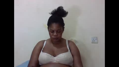 Snapshot of sexydove2 chatting on 30, 1, 2025 EMILY online show from 30, 1, 2025