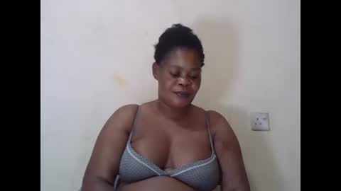 Snapshot of sexydove2 chatting on 1, 2, 2025 EMILY online show from 1, 2, 2025