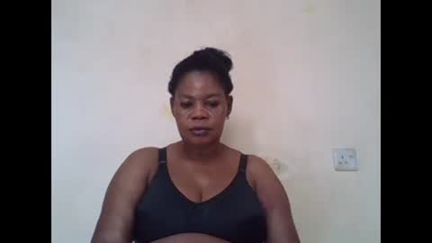 Snapshot of sexydove2 chatting on 3, 2, 2025 EMILY online show from 3, 2, 2025