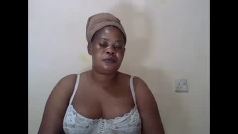 Snapshot of sexydove2 chatting on 6, 2, 2025 EMILY online show from 6, 2, 2025