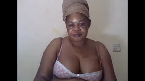 Snapshot of sexydove2 chatting on 7, 2, 2025 EMILY online show from 7, 2, 2025