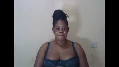 Snapshot of sexydove2 chatting on 16, 2, 2025 EMILY online show from 16, 2, 2025
