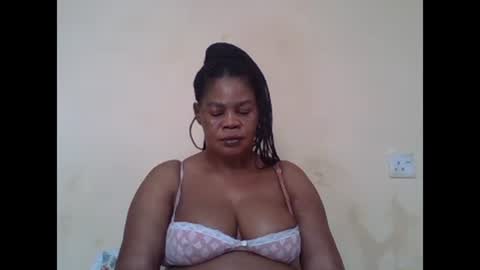 Snapshot of sexydove2 chatting on 18, 2, 2025 EMILY online show from 18, 2, 2025