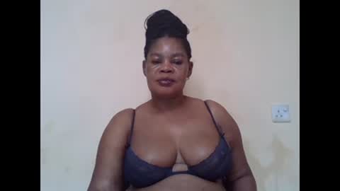 Snapshot of sexydove2 chatting on 21, 2, 2025 EMILY online show from 21, 2, 2025