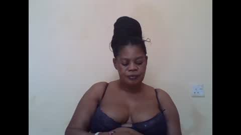 Snapshot of sexydove2 chatting on 21, 2, 2025 EMILY online show from 21, 2, 2025