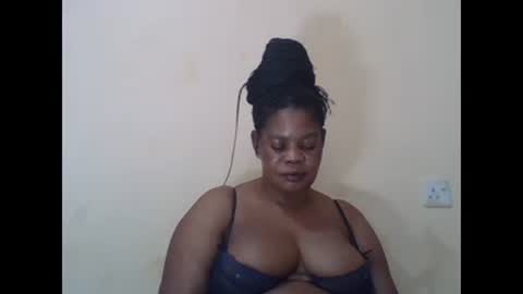 Snapshot of sexydove2 chatting on 21, 2, 2025 EMILY online show from 21, 2, 2025