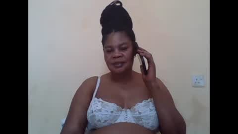 Snapshot of sexydove2 chatting on 22, 2, 2025 EMILY online show from 22, 2, 2025