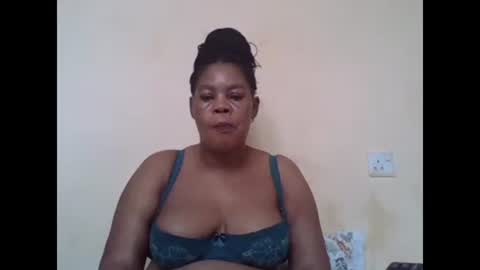 Snapshot of sexydove2 chatting on 24, 2, 2025 EMILY online show from 24, 2, 2025