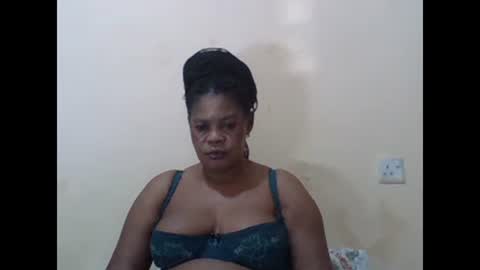 Snapshot of sexydove2 chatting on 24, 2, 2025 EMILY online show from 24, 2, 2025