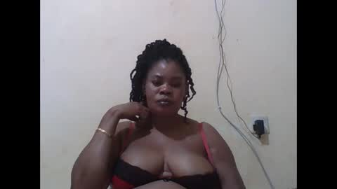 Snapshot of sexydove2 chatting on 18, 9, 2025 EMILY online show from 18, 9, 2025