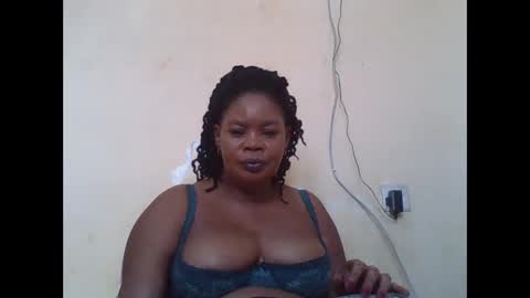 Snapshot of sexydove2 chatting on 19, 9, 2025 EMILY online show from 19, 9, 2025