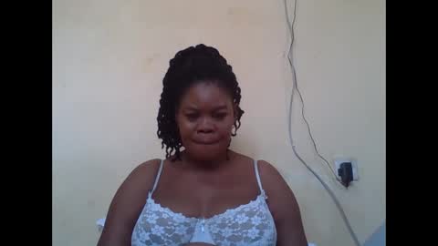 Snapshot of sexydove2 chatting on 22, 9, 2025 EMILY online show from 22, 9, 2025